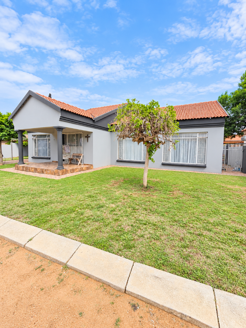3 Bedroom Property for Sale in Songloed North West